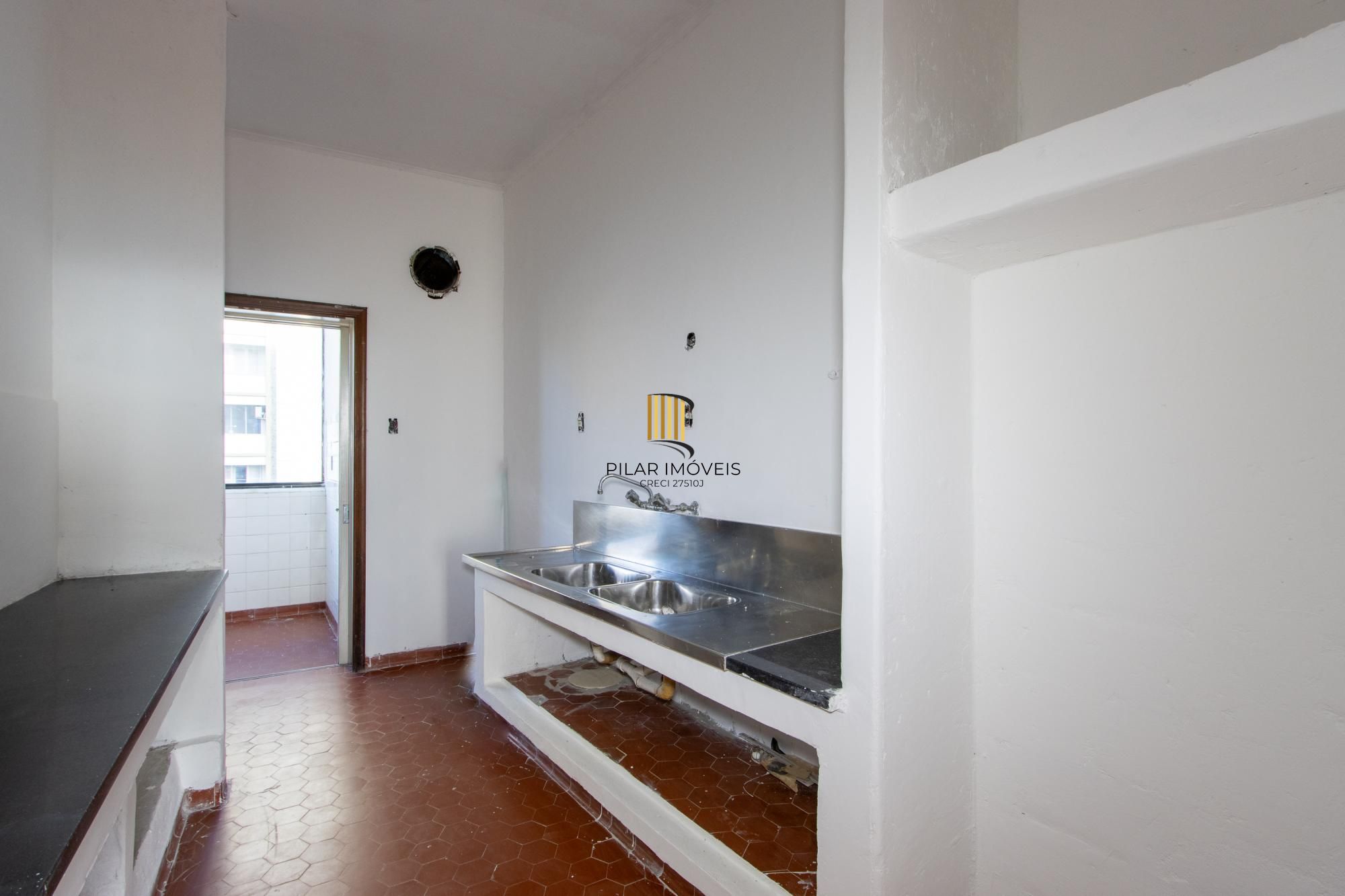 Apartamento para Venda - 238m², 3 dormitórios, sendo 1 suites, 1 vaga - Floresta