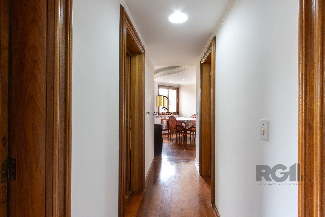 Apartamento semi mobiliado de 3 quartos com suíte no bairro Tristeza junto ao Colégio Mãe de Deus