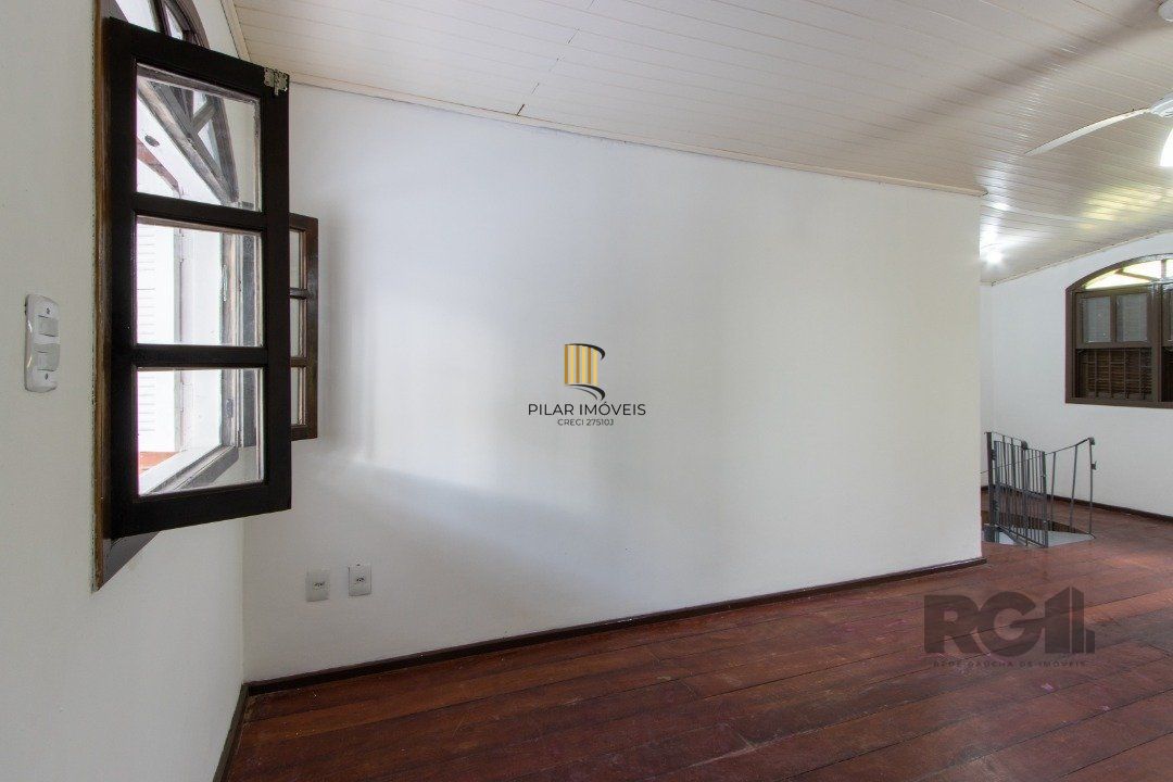 Casa para Venda - 200m², 3 dormitórios, 2 vagas - Cavalhada