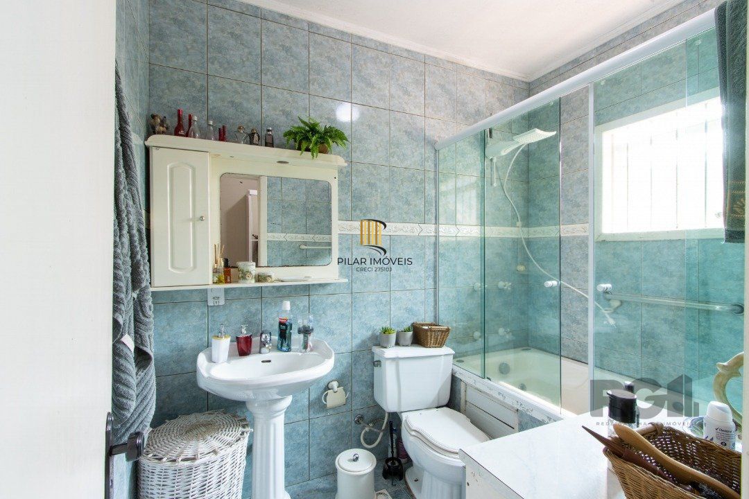 Casa 6 dormitórios no bairro Tristeza