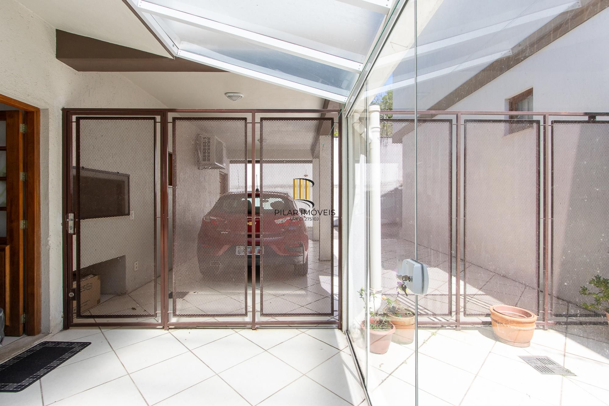 Casa Condominio  - 197m² de aréa nprivativa, 03 dormitórios 01 suites, 02 vagas - Tristeza