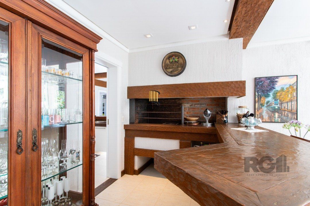 Casa para venda - 321m² - 4 suítes - Chapéu do Sol