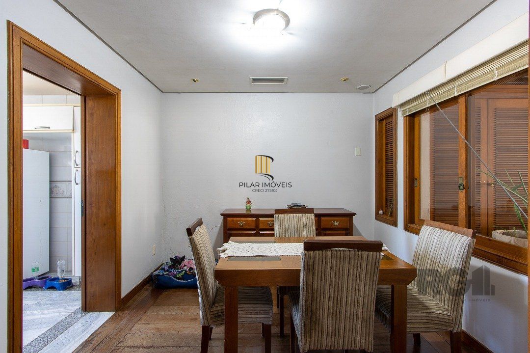 Casa para Venda - 450m², 4 dormitórios, sendo 4 suites, 5 vagas - Vila Assunção