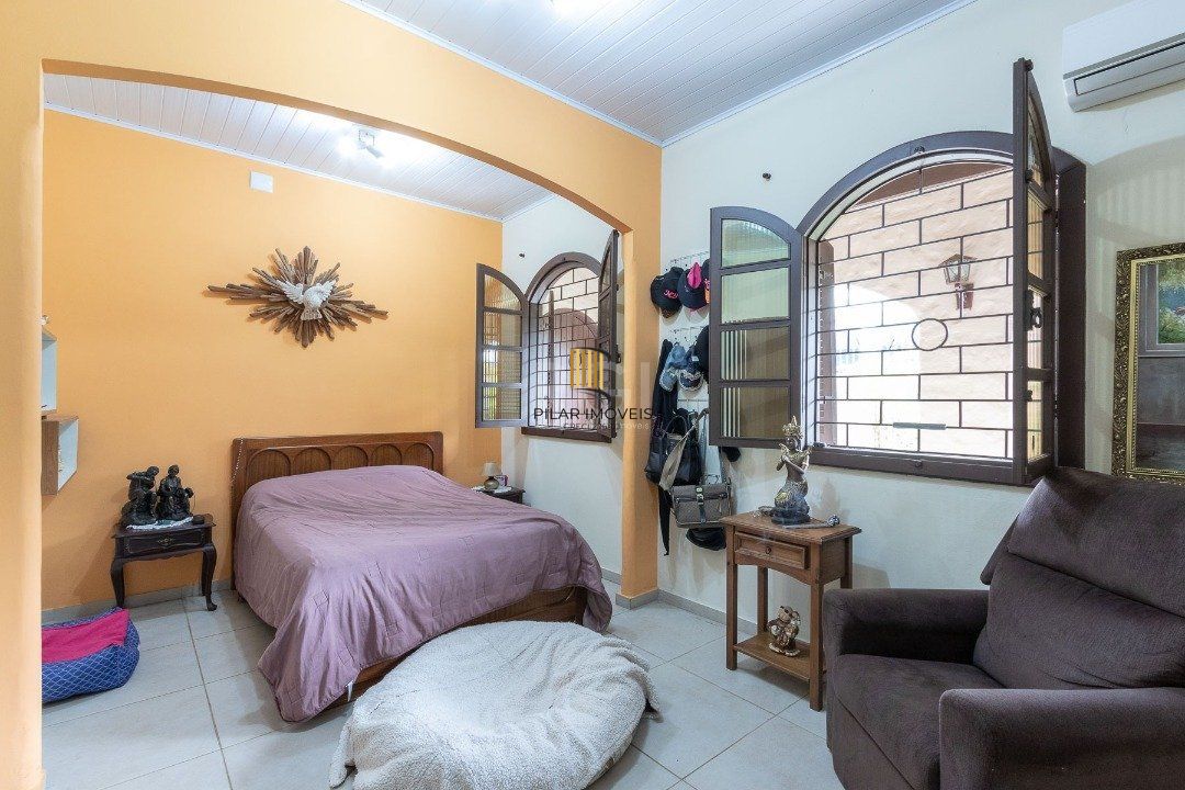 Casa para Venda - 380m², 3 dormitórios, sendo 1 suites, 3 vagas - Tristeza