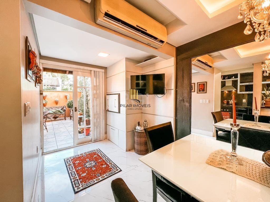 Excelente casa a venda no bairro Tristeza, para o lado do Rio!