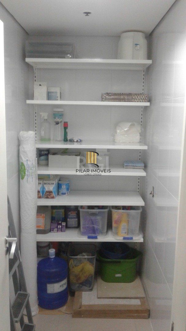 Com uma área privativa de 77.9m² e área total de 110.3m², essa sala é perfeita