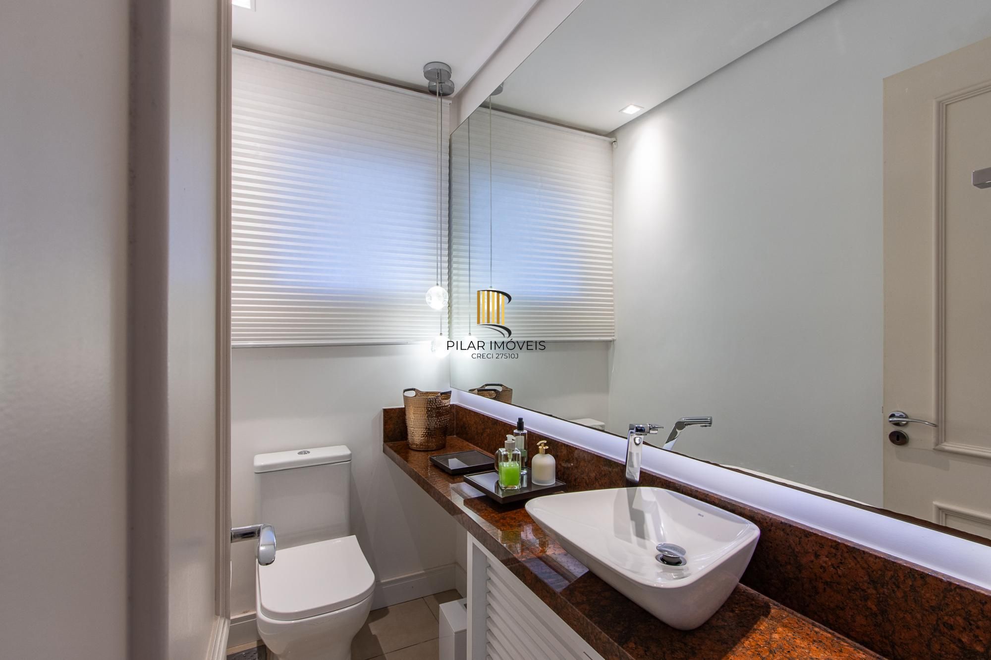 Casa no Condominio Terra Ville, com 3 quartos, piscina aquecida, espera elevador