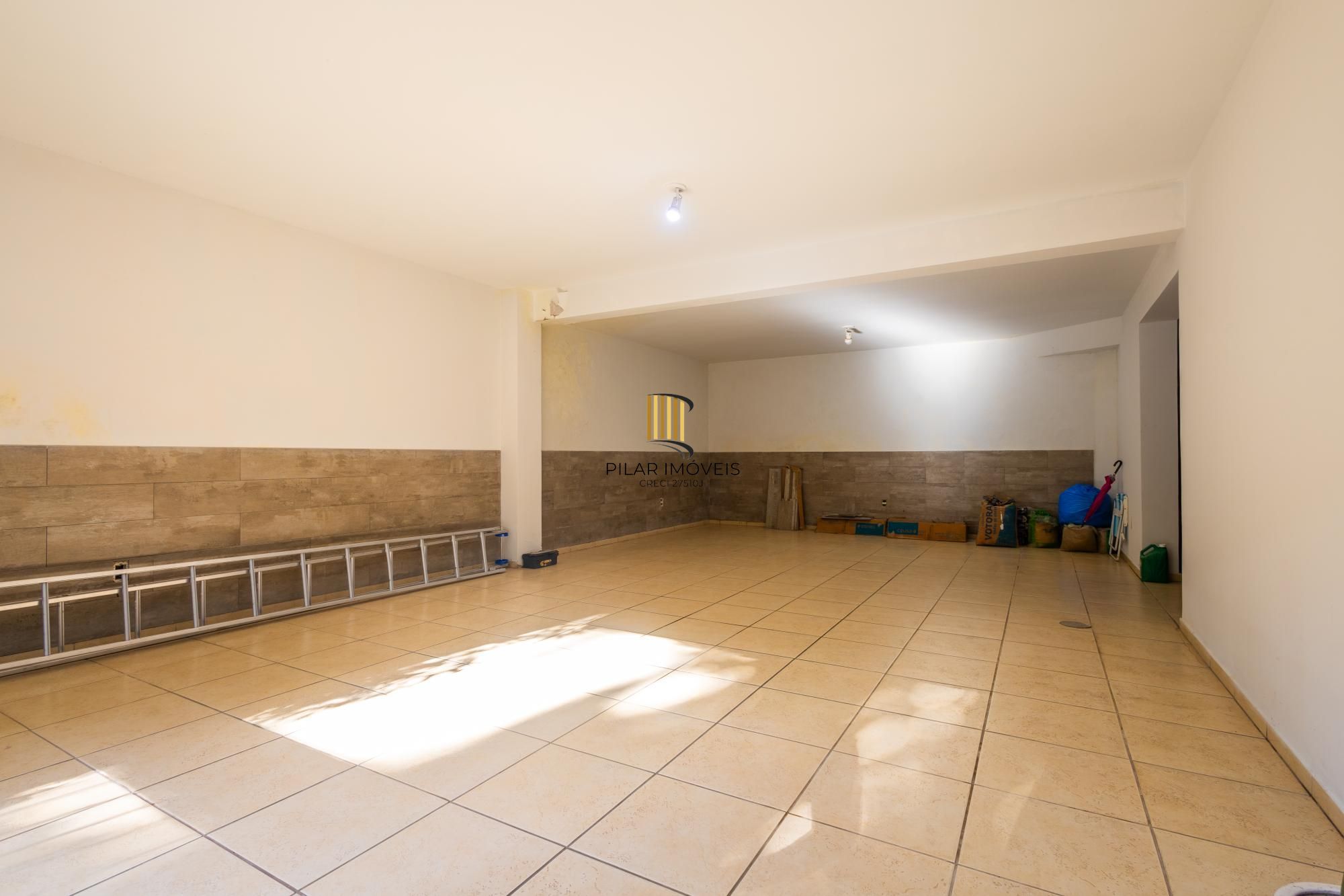 Excelente casa com 214m² privativos na Rua Dona Paulina - Bairro Tristeza!