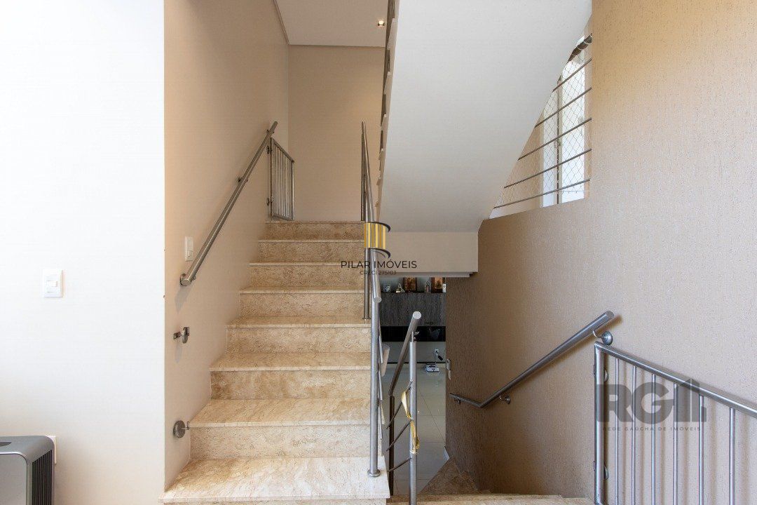 Casa 3 dormitórios no bairro Nonoai