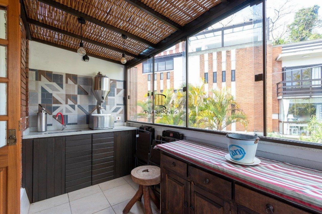 Cobertura para Venda - 234.17m², 3 dormitórios, sendo 1 suites, 2 vagas - Cristal