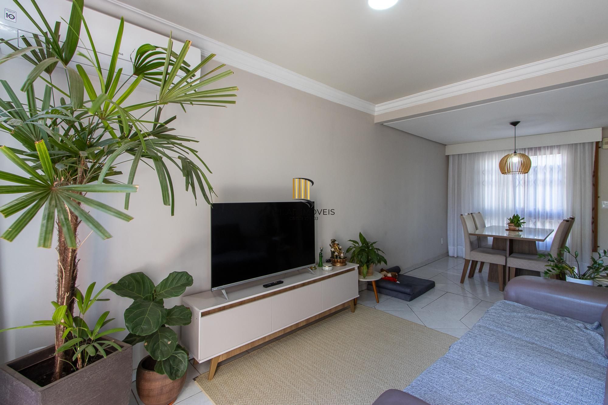Casa em condomínio fechado, 104m² privativos, 2 quartos, 1 vaga, bairro Camaquã