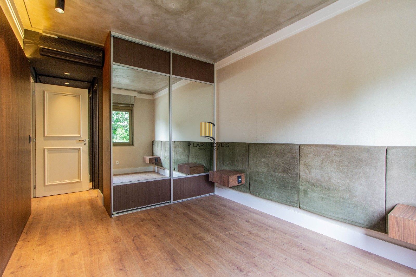 Apartamento Garden com 202m² e 3 dormitórios, 3 suítes, 3 vagas