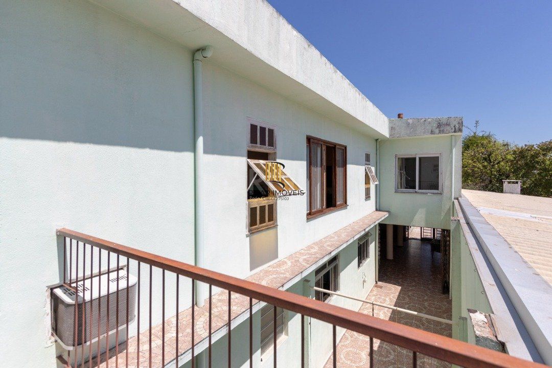 Sobrado para Venda - 356.93m², 4 dormitórios, sendo 2 suites, 4 vagas - Tristeza