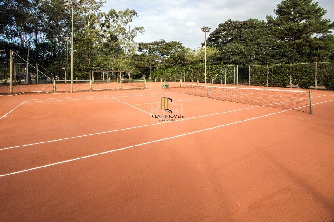 Terreno plano de 1000m² está localizado no conceituado condomínio Terra Ville