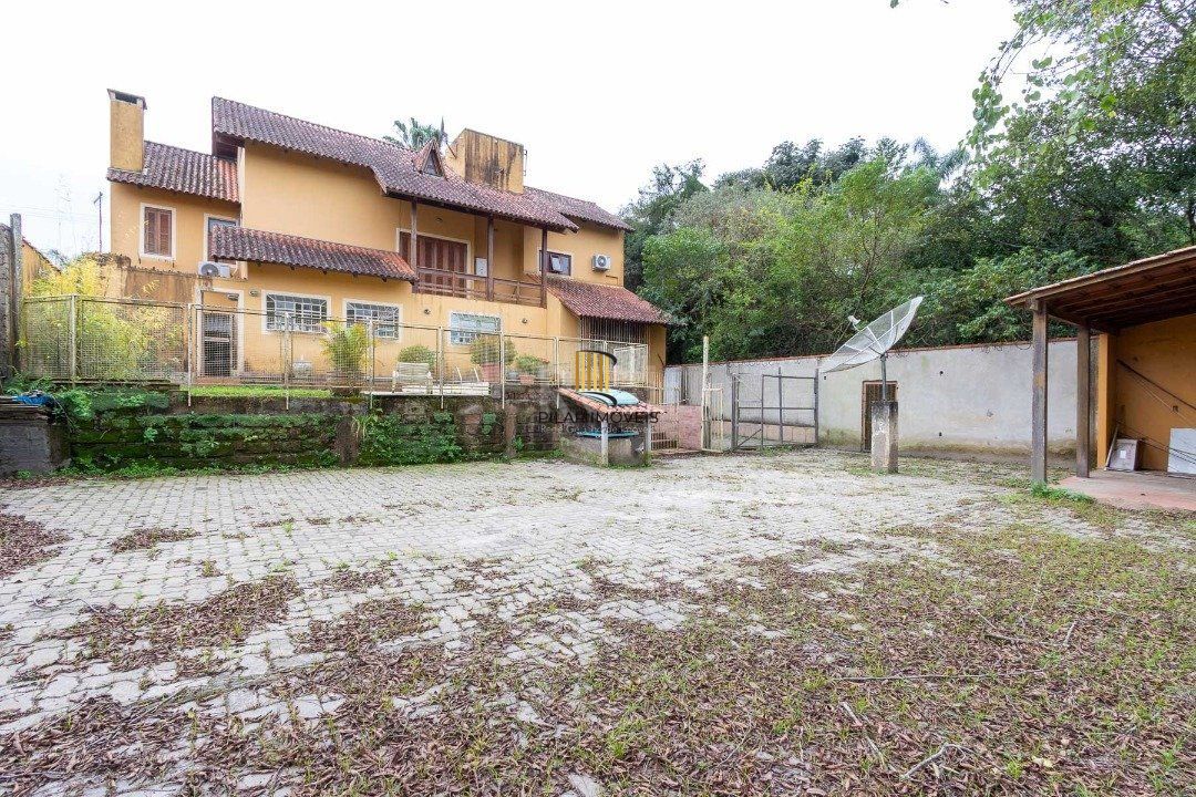 Casa Condominio para Venda - 386m², 3 dormitórios, sendo 2 suites, 2 vagas - Espirito Santo