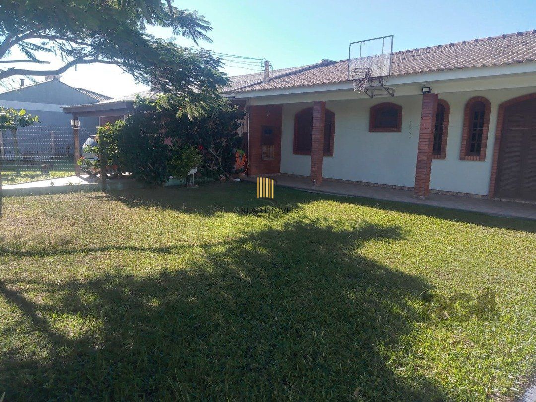 Casa 3 dormitórios no bairro Zona Norte