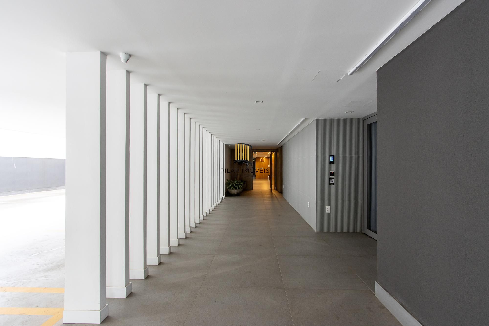 apartamento de 01 dormitório suíte, localizado no moderno no coração do bairro Petrópolis.