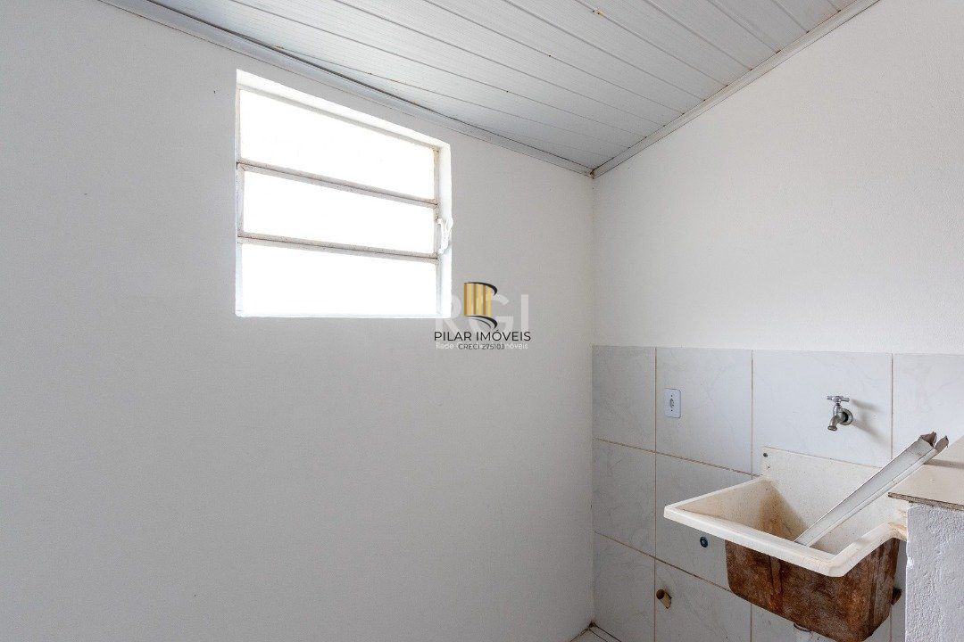 Casa para Venda - 98.24m², 2 dormitórios, 1 vaga - Restinga