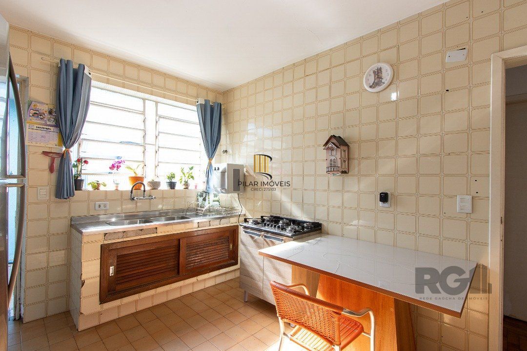 Casa 3 dormitórios no bairro Ipanema