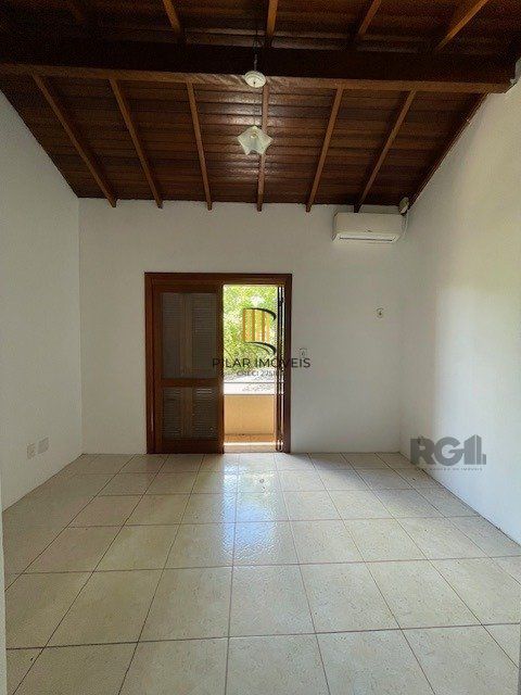 Casa de Condomínio 2 dormitórios no bairro Camaquã