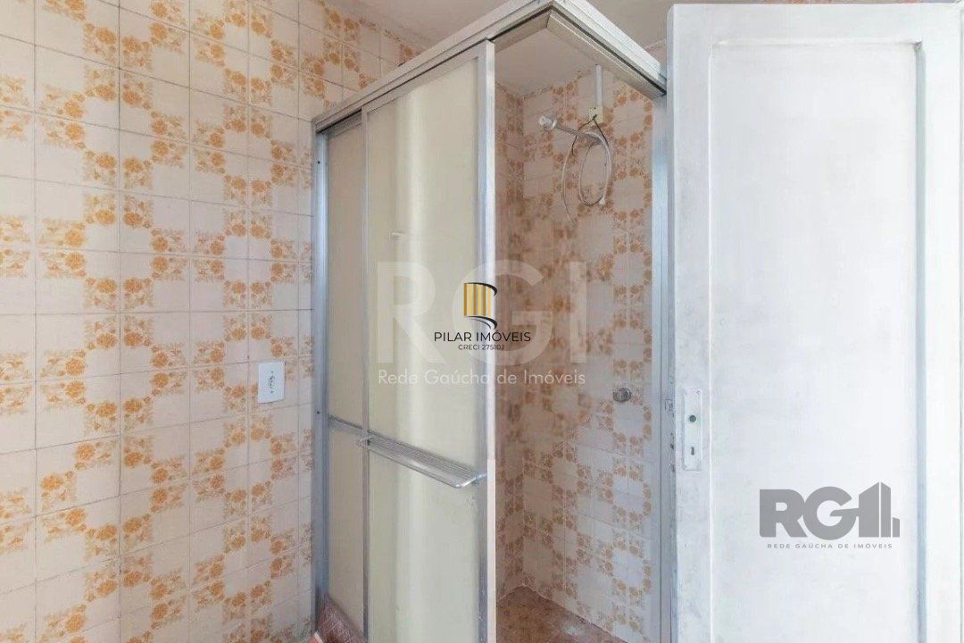 Casa para Venda - 200m², 5 dormitórios, 2 vagas - Azenha