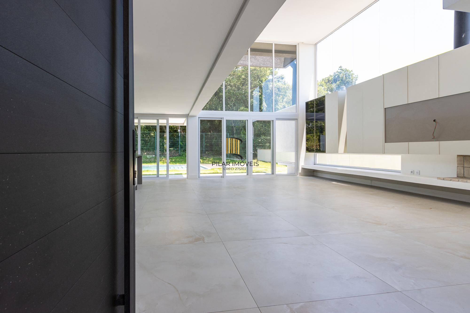 Casa Condominio para Venda - 300m², 4 dormitórios, sendo 4 suites, 2 vagas - Alphaville