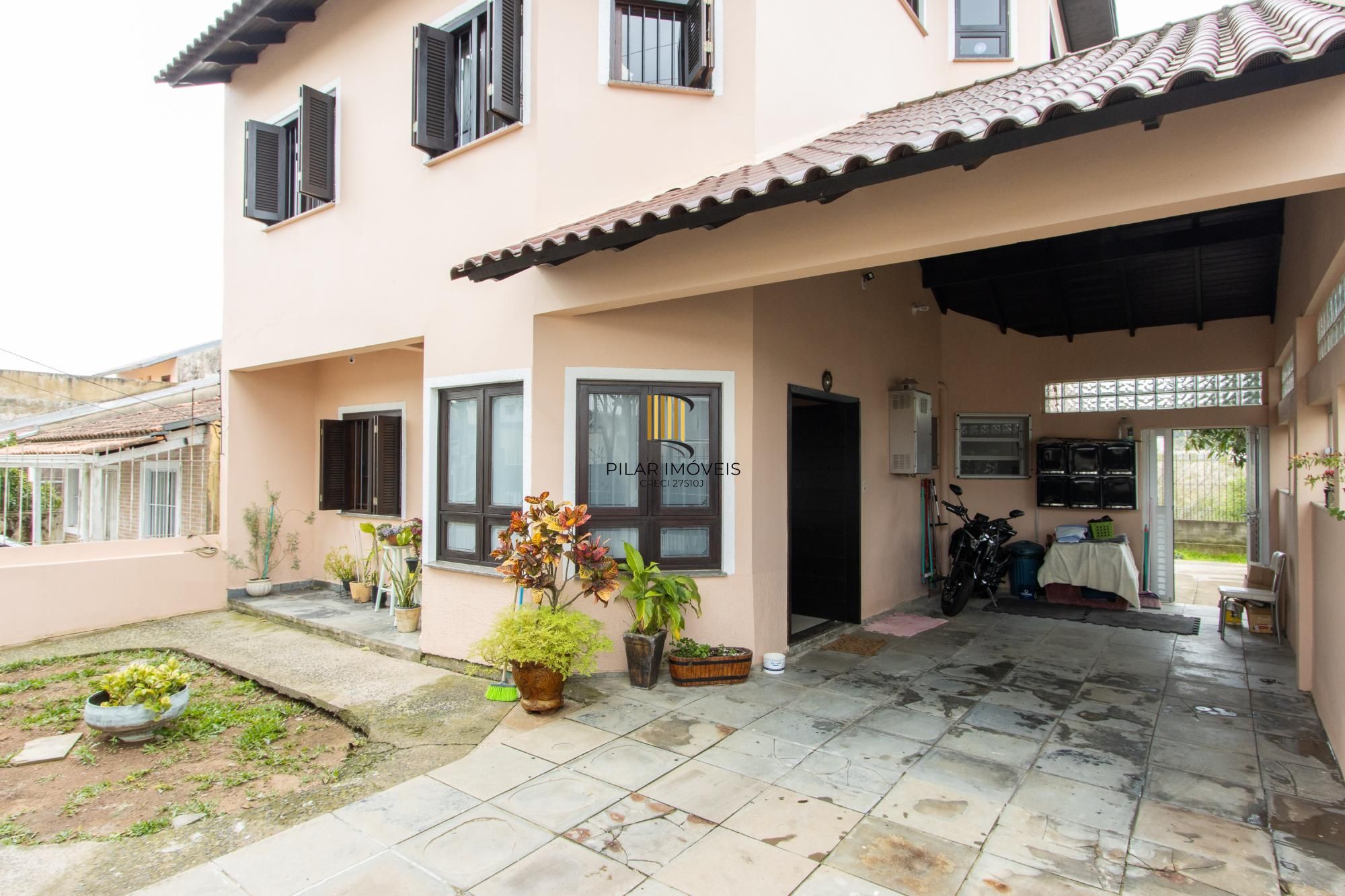 Casa 3 dormitórios no bairro Vila Nova