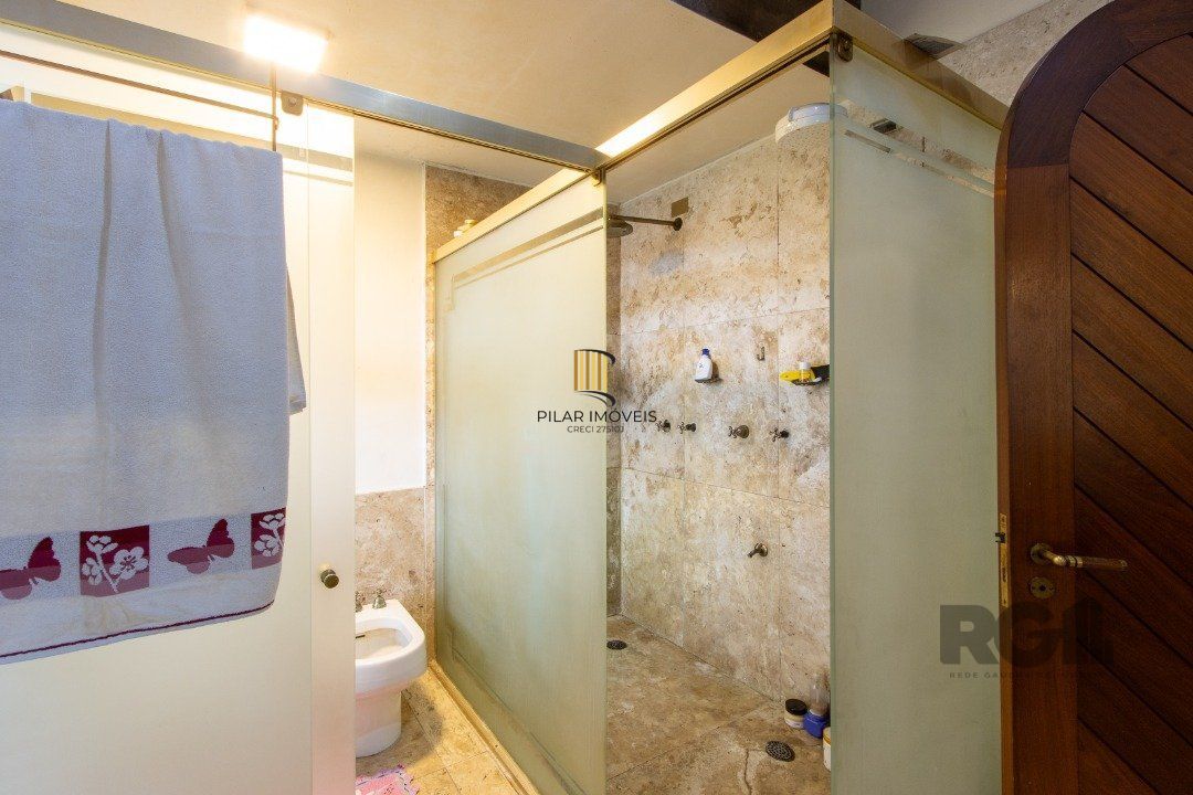 Casa para Venda - 645m², 4 dormitórios, sendo 4 suites, 11 vagas - Tristeza