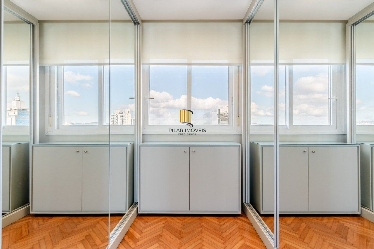 Apartamento 3 dormitórios, sendo 1 suíte e 2 vagas no Petropolis