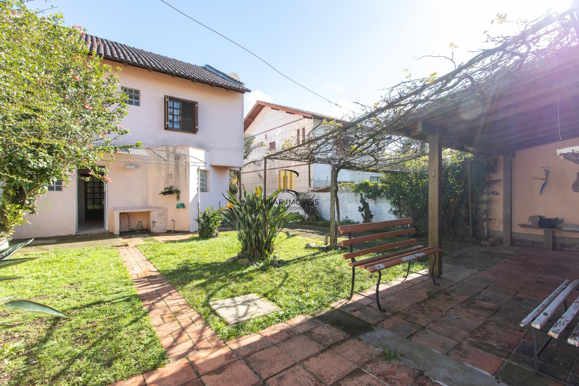 Casa para Venda - 253.35m², 3 dormitórios, sendo 1 suites, 4 vagas - Serraria