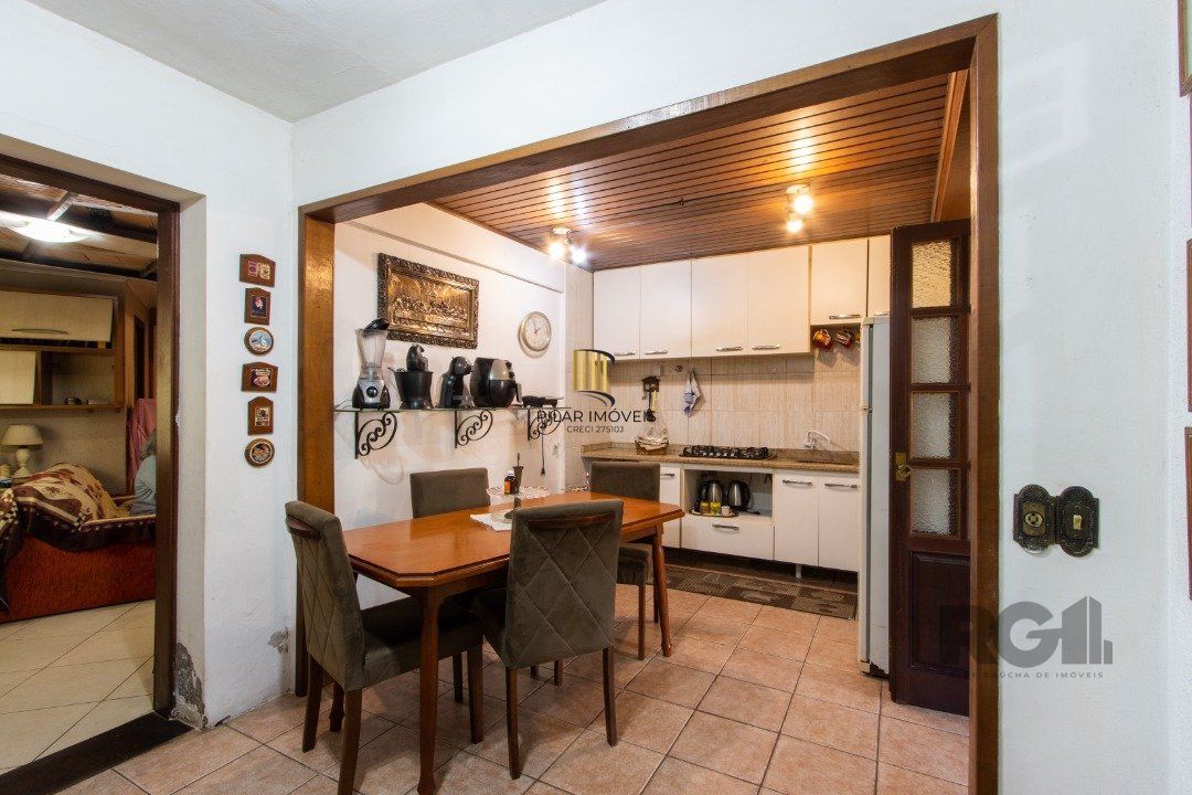 Casa de Condomínio 4 dormitórios no bairro Hípica