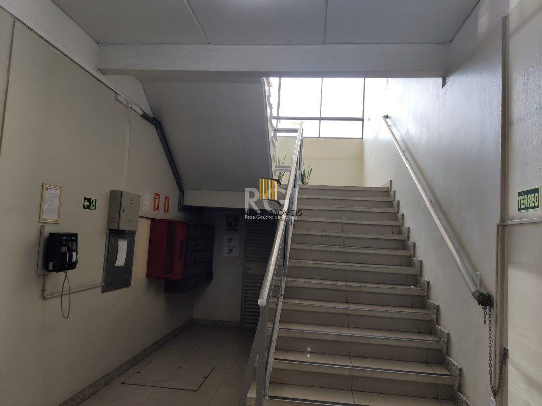 Conjunto/Sala para Venda - 30.35m², 0 dormitórios, Cohab C