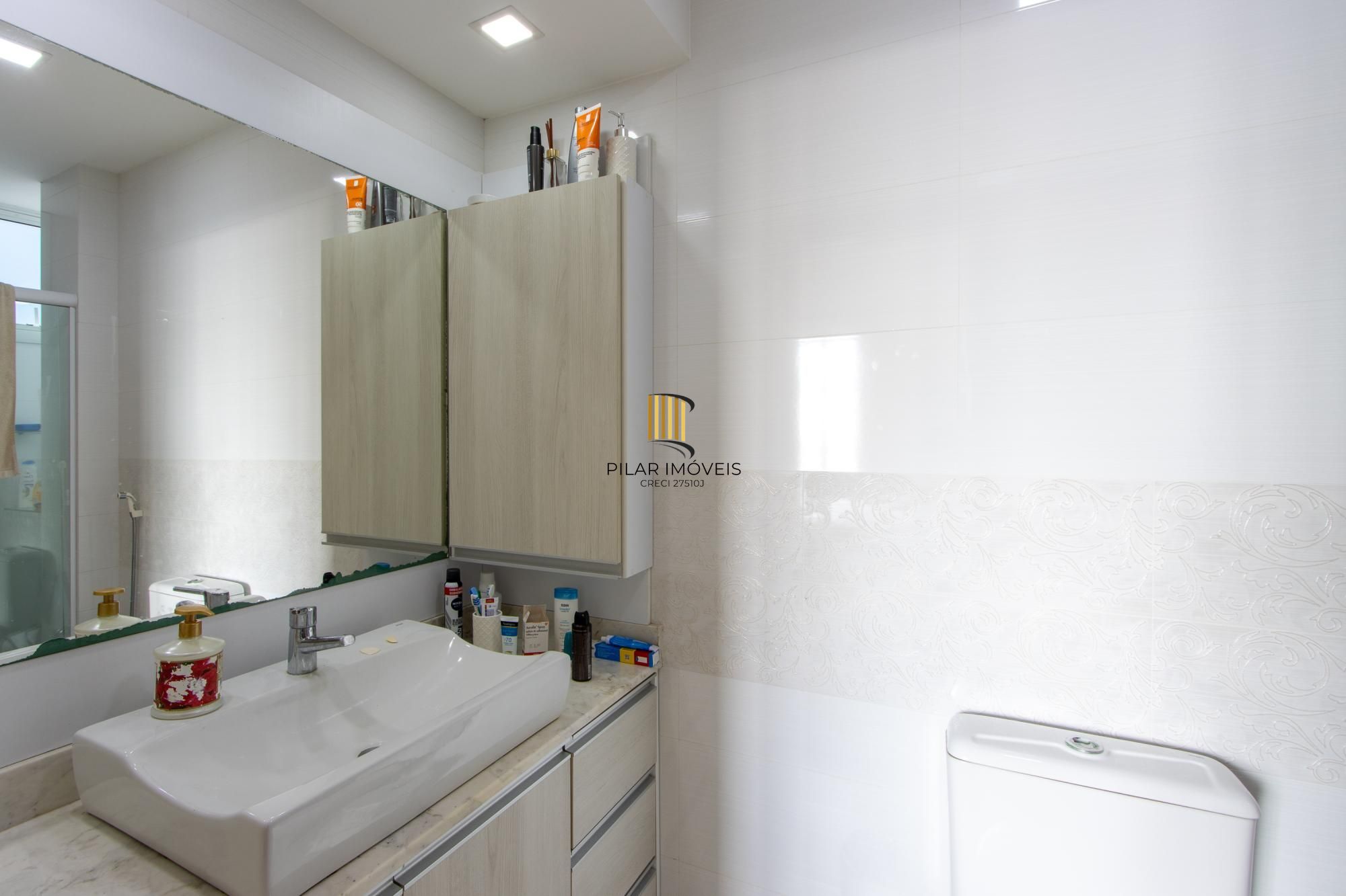 Casa 4 dormitórios com elevador