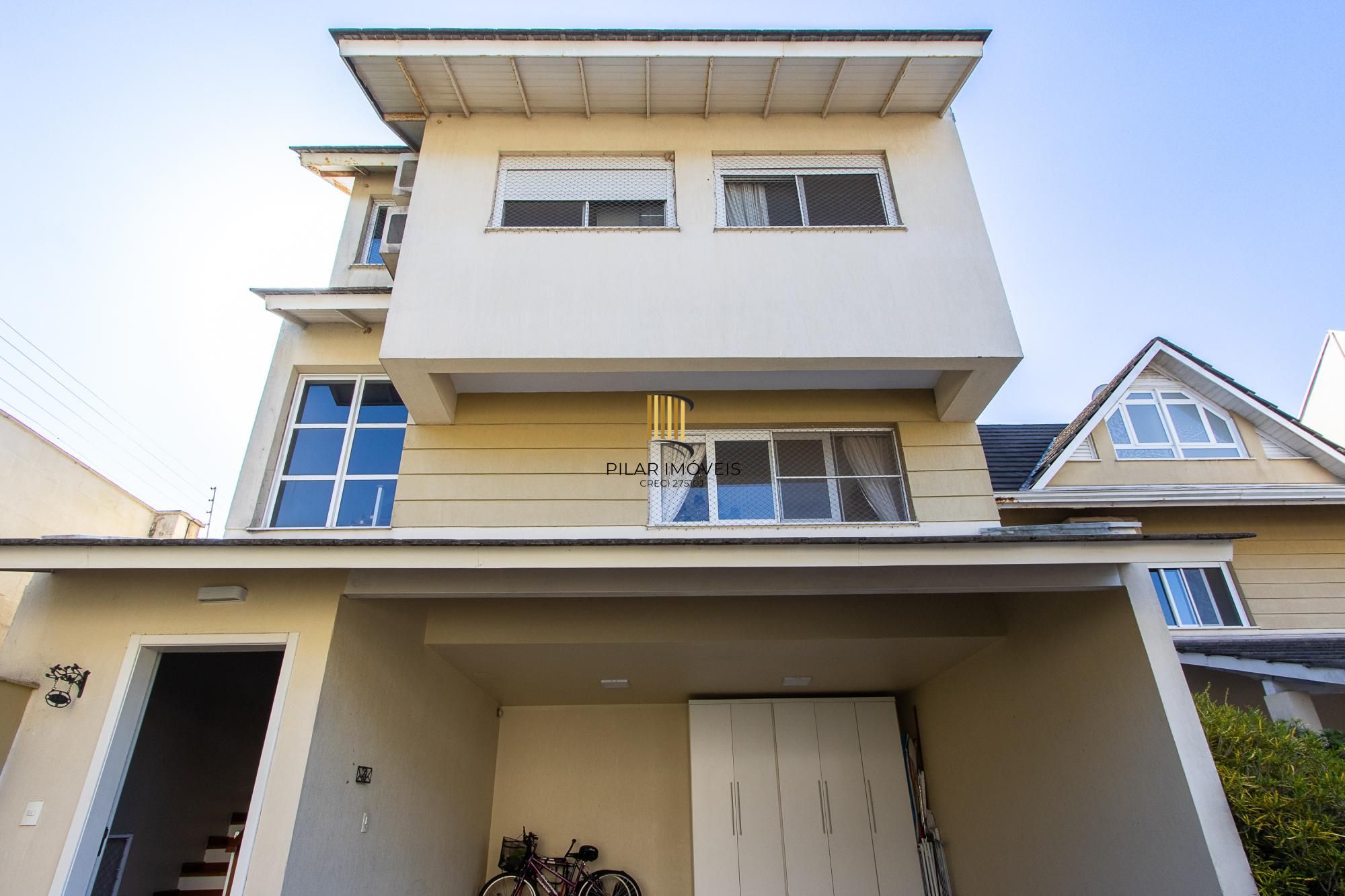 Casa condomínio | 3 dormitórios | 1 Suíte | 240,82 Privativos | 2 Vagas | Bairro Teresópolis