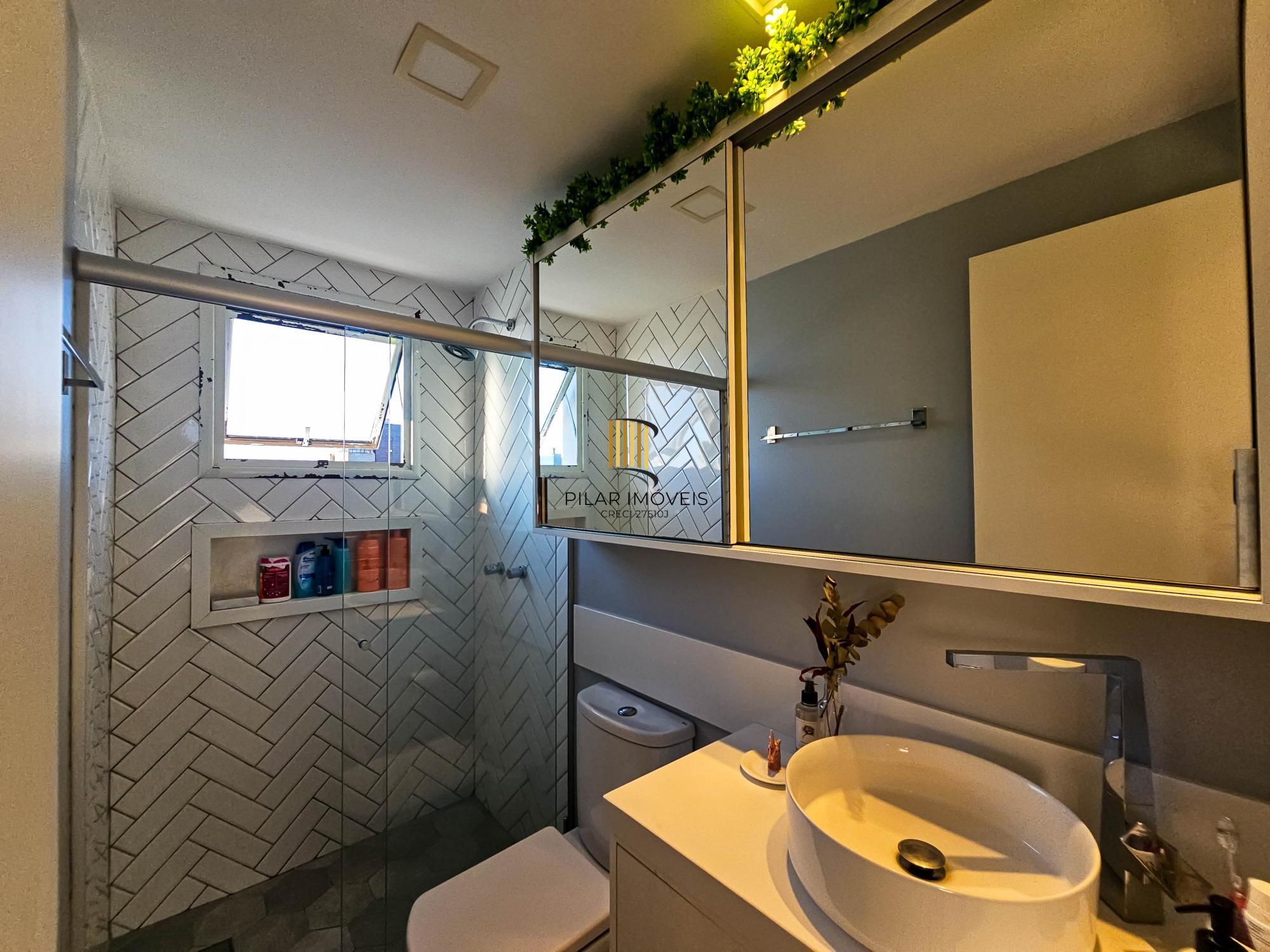 Apartamento Impecável no Petrópolis - 2 D (1 Suíte)