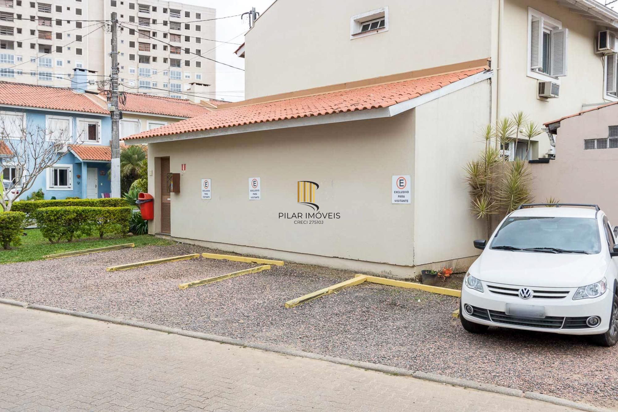 Casa em condominio com piscina
