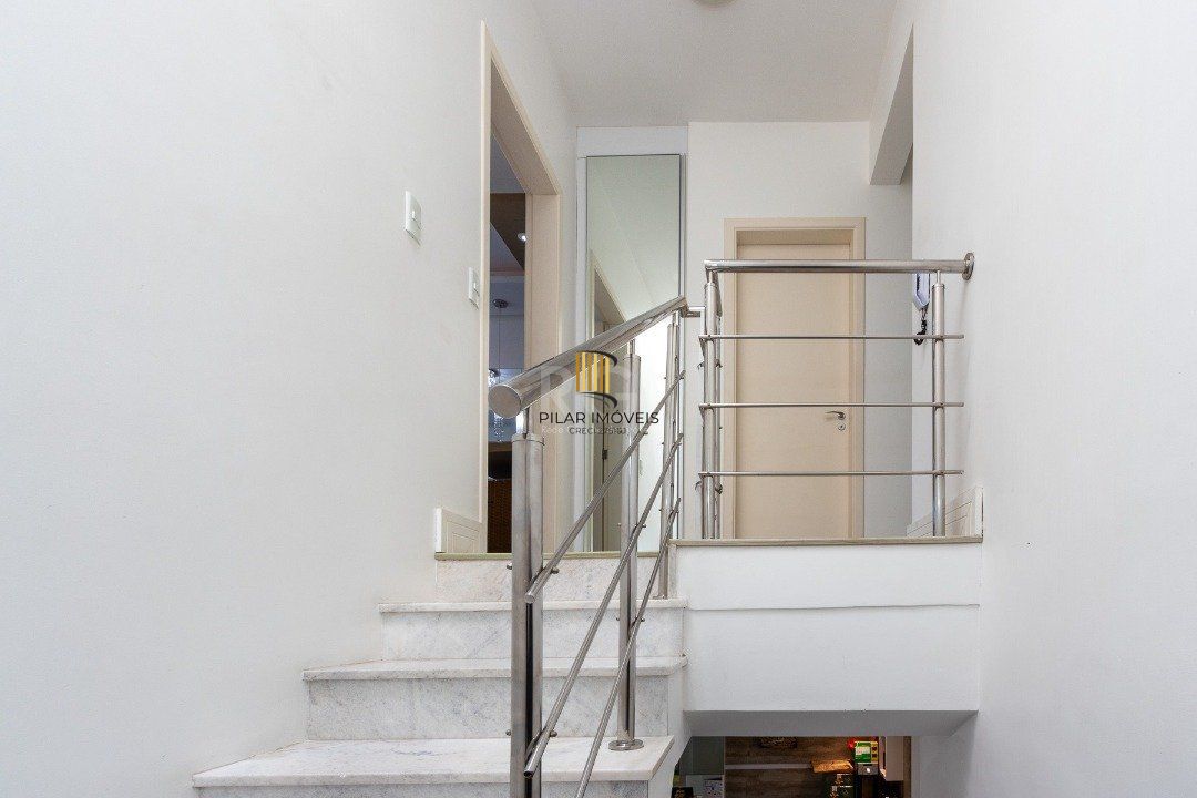 Casa Condominio para Venda - 245.29m², 3 dormitórios, sendo 1 suites, 2 vagas - Pedra Redonda