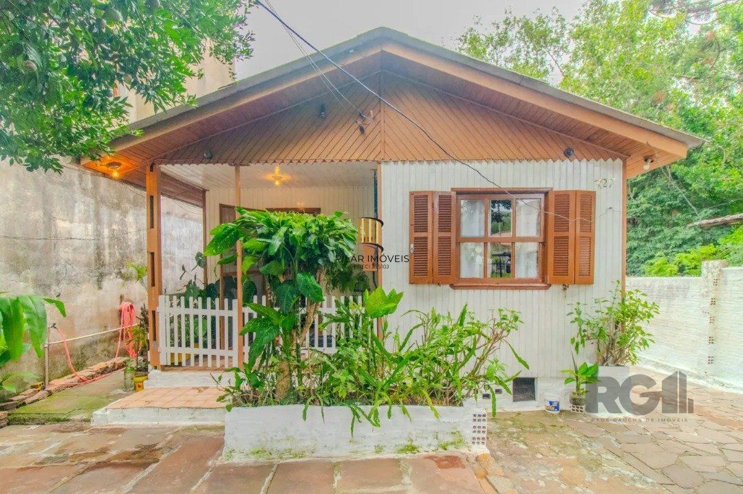 Casa para Venda - 251m², 5 dormitórios, 3 vagas - Nonoai