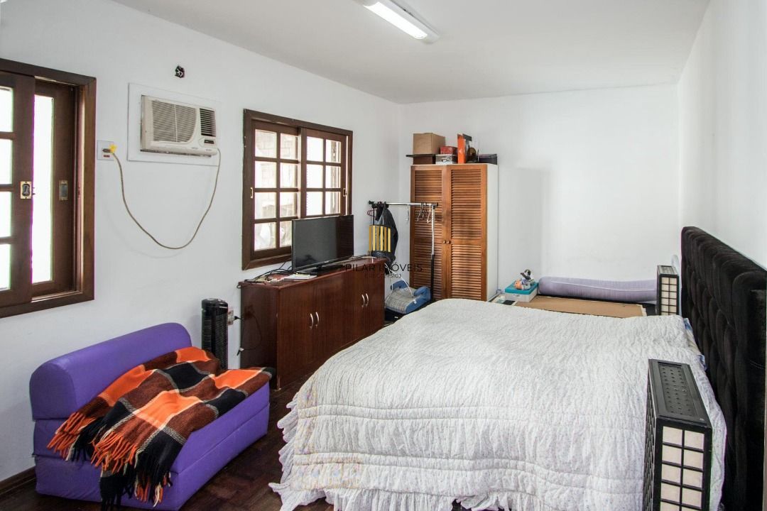 Casa para Venda - 281m², 3 dormitórios, sendo 1 suites, 3 vagas - Jardim Isabel