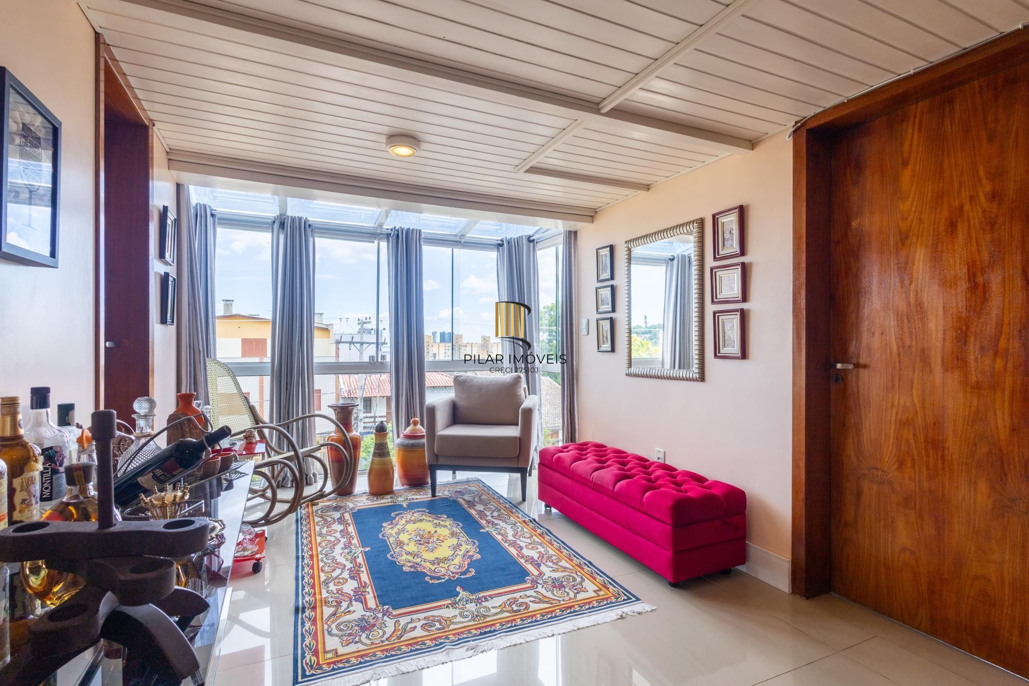 Casa em condomínio bairro Tristeza, com 185m² privativos.