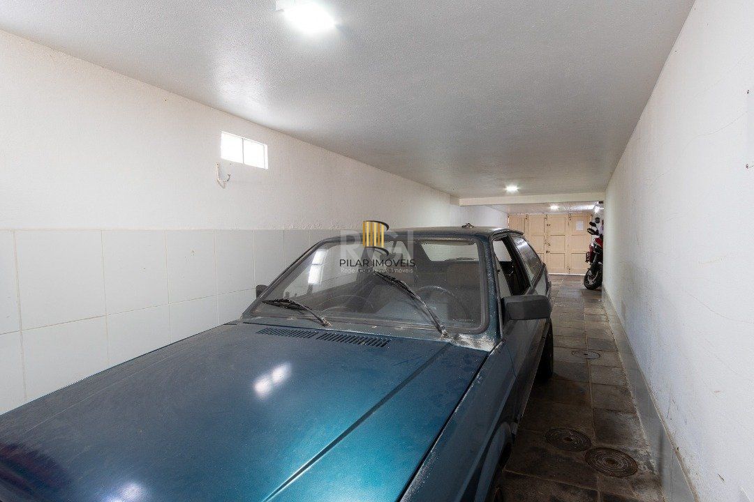 Casa para Venda - 400m², 5 dormitórios, sendo 2 suites, 4 vagas - Vila Assunção