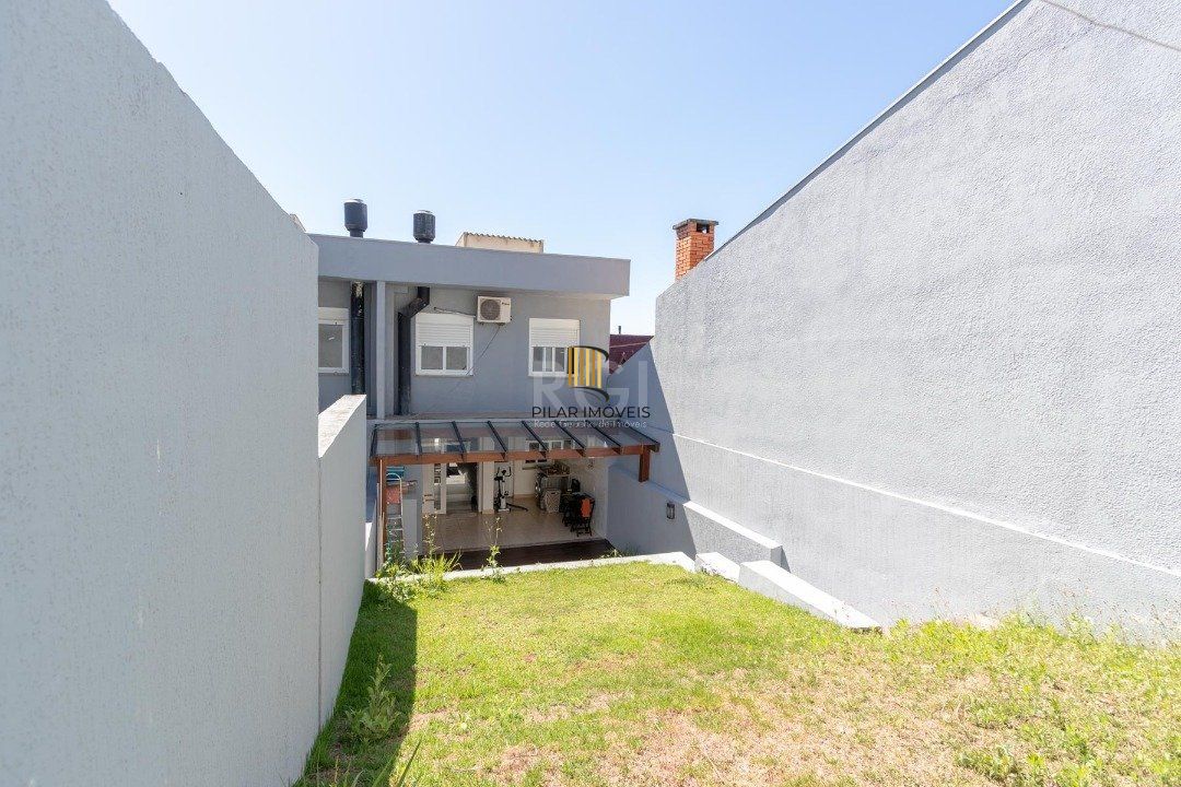 Casa para Venda - 168m², 3 dormitórios, sendo 1 suites, 2 vagas - Imperial Park