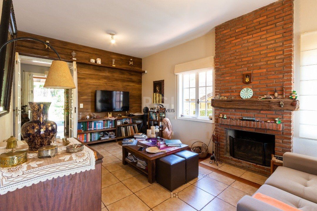 Casa para Venda - 352.19m², 4 dormitórios, sendo 1 suites, 4 vagas - Belém Novo