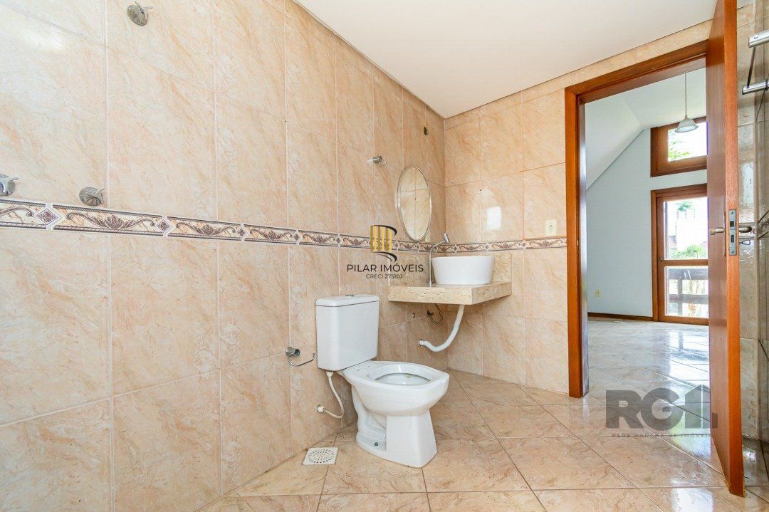 Casa 3 dormitórios no bairro Espírito Santo