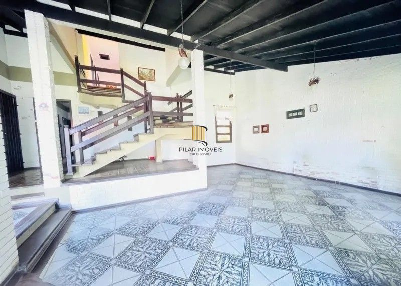 Casa 7 dormitórios no bairro Litoral