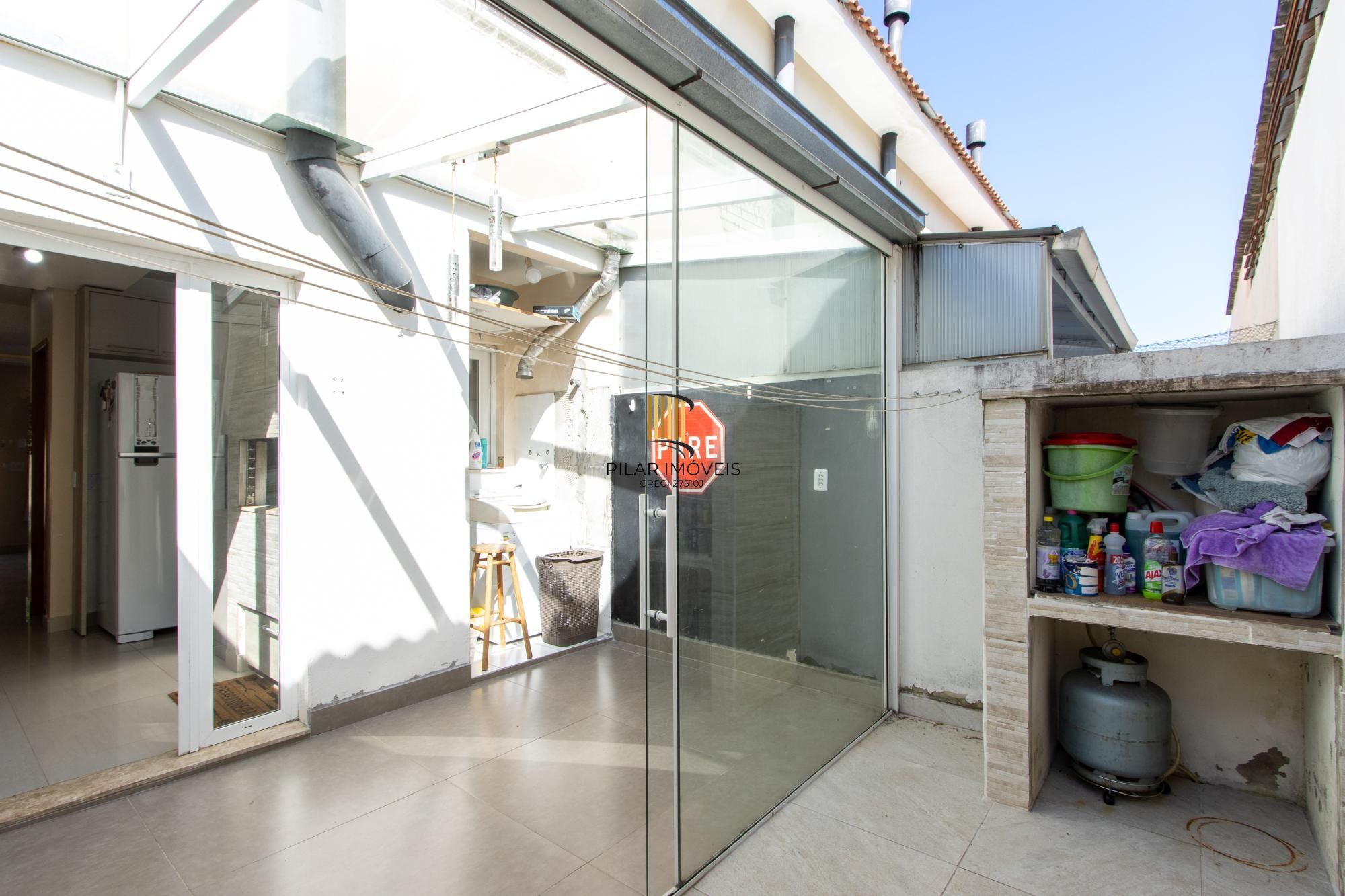 Casa em condomínio no bairro Aberta dos Morros