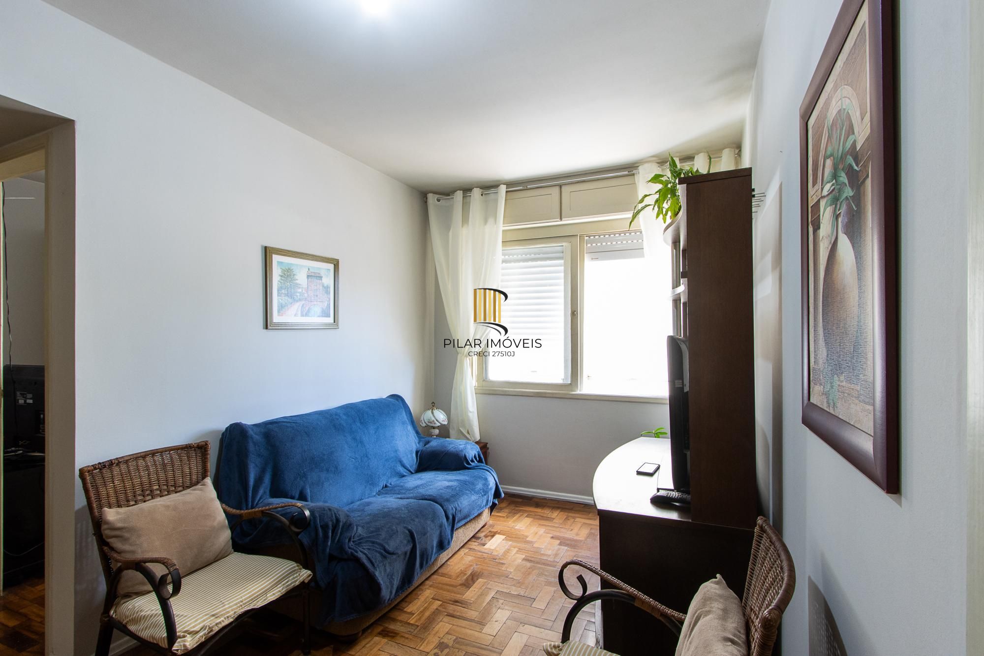 Apartamento com 1 quarto com vaga coberta e escriturada no bairro Cristal.