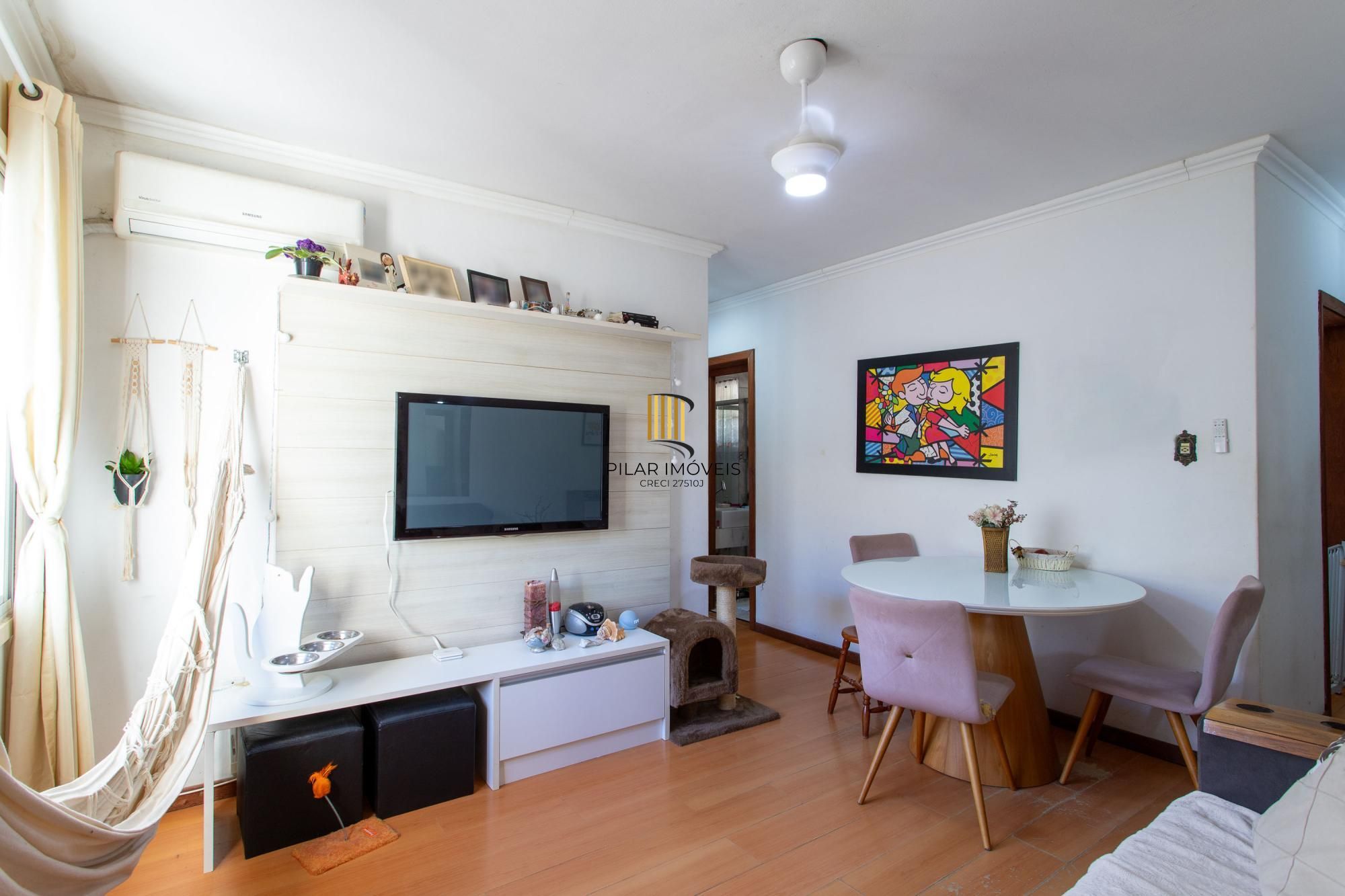 Apartamento 02 dormitórios I bairro Cristal
