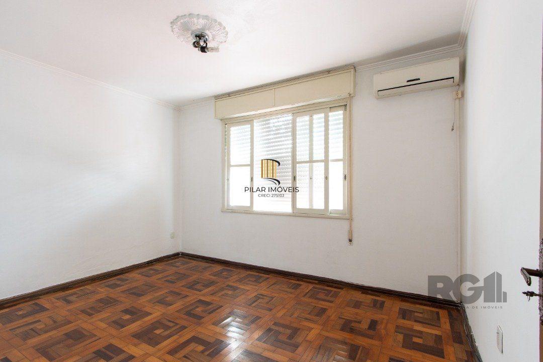 Apartamento térreo, com pátio, 2 quartos - Bairro Menino Deus