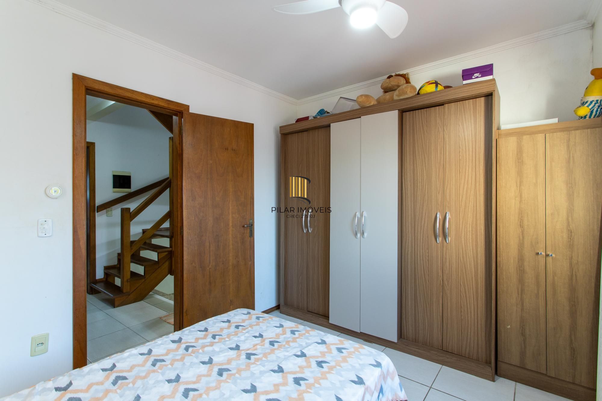 Casa 3 dormitórios no bairro Hípica